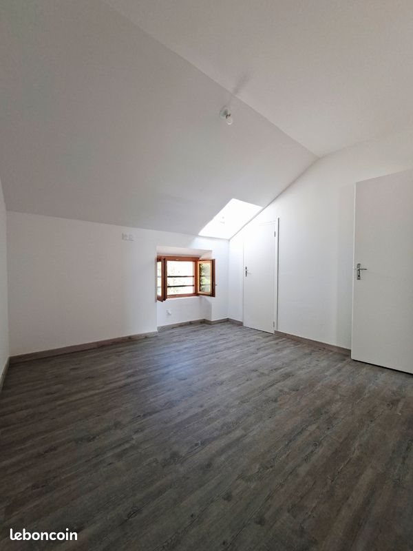 Appartement à louer, 60m², Pradelles