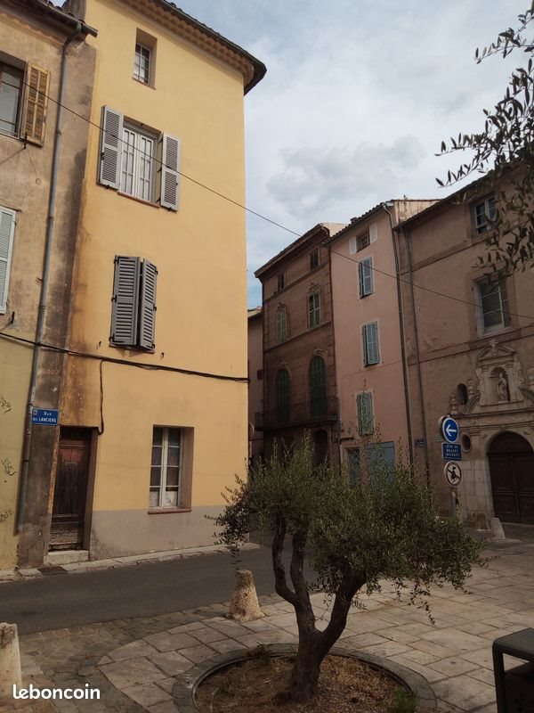 Appartement à louer, 29m², Brignoles