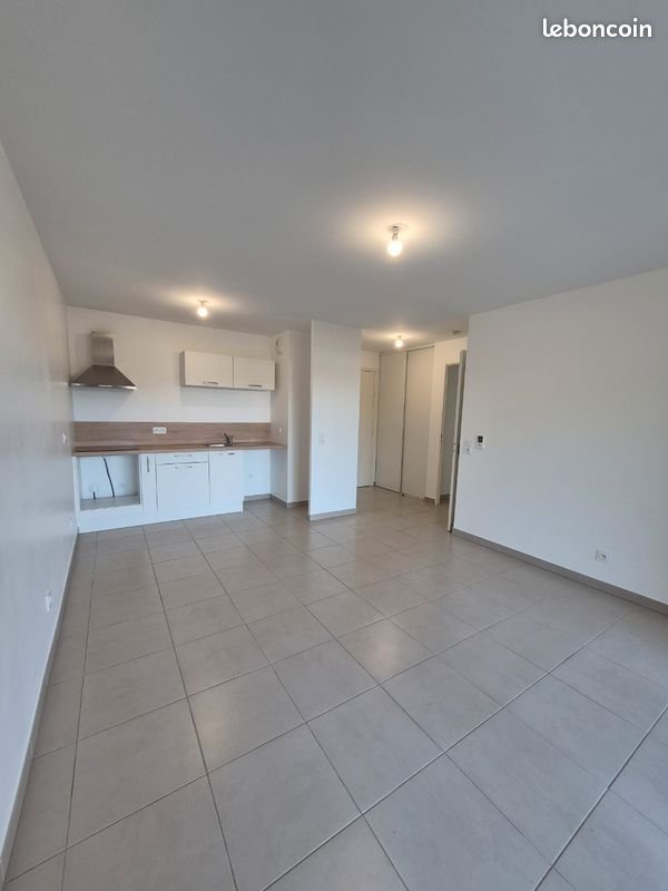 Appartement à louer, 57m², Hyères