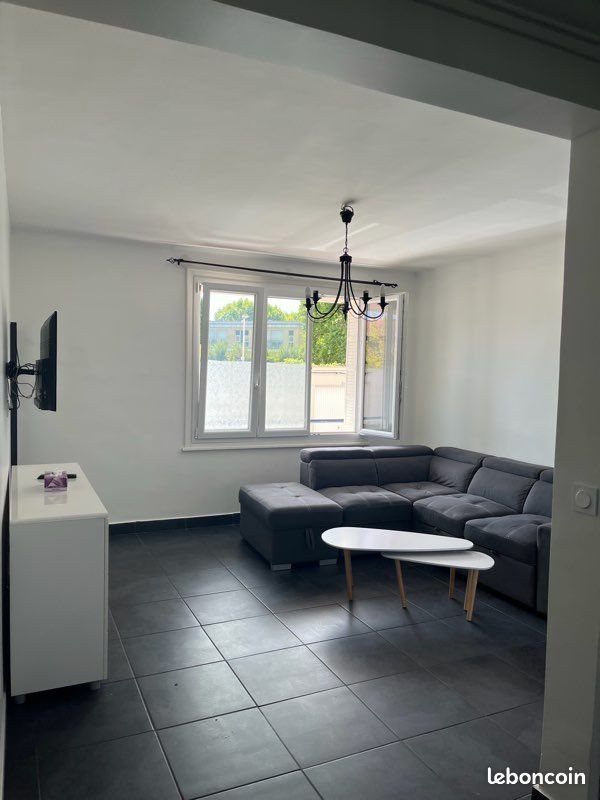 Appartement à louer, 88m², Bron