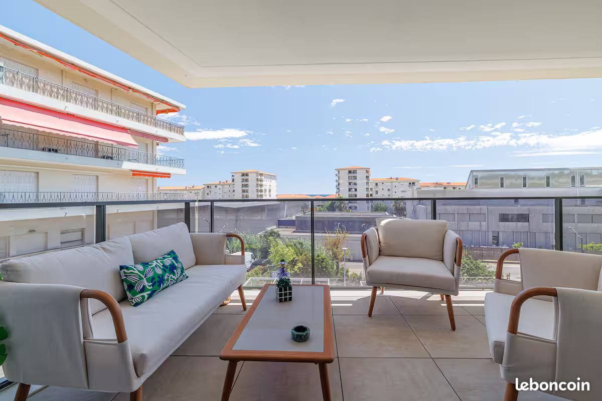 Appartement à louer, 43m², Antibes