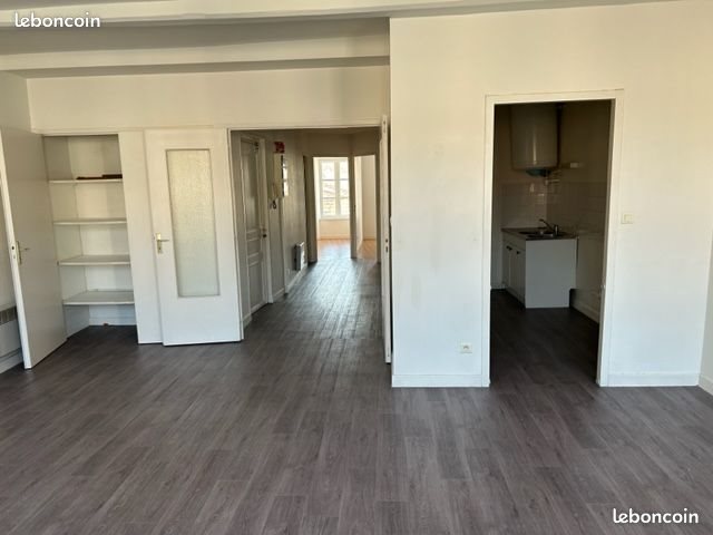 Appartement à louer, 803m², Montbrison