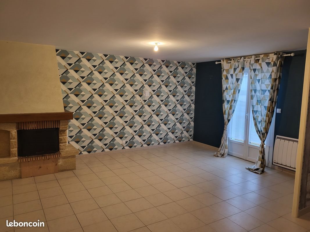 Maison à louer, 103m², Malville