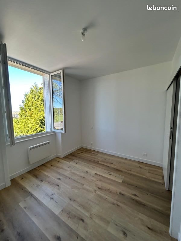 Appartement à louer, 32m², Saint-Germain-les-Vergnes