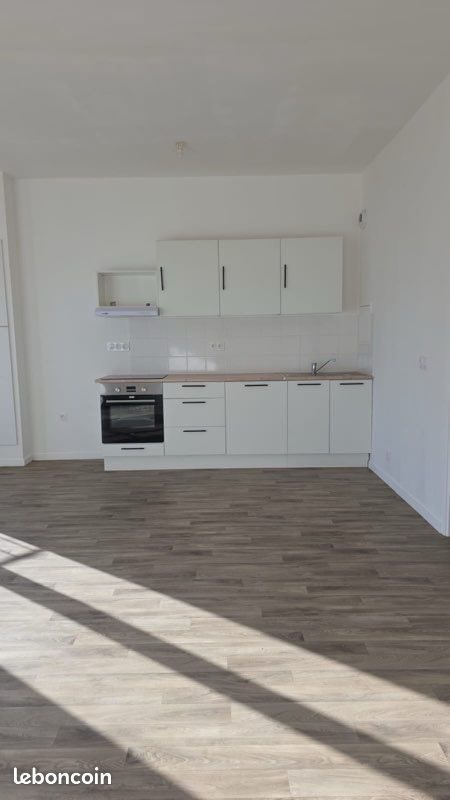 Appartement à louer, 68m², Cergy