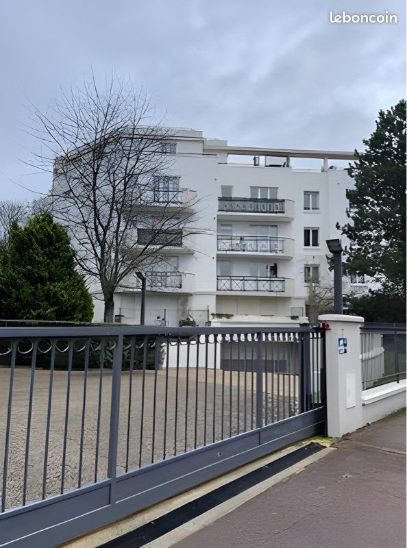 Appartement à louer, 46m², Évry-Courcouronnes