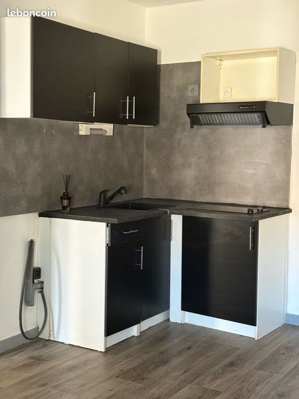 Appartement à louer, 30m², Pélissanne