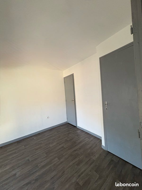 Appartement à louer, 30m², Pélissanne
