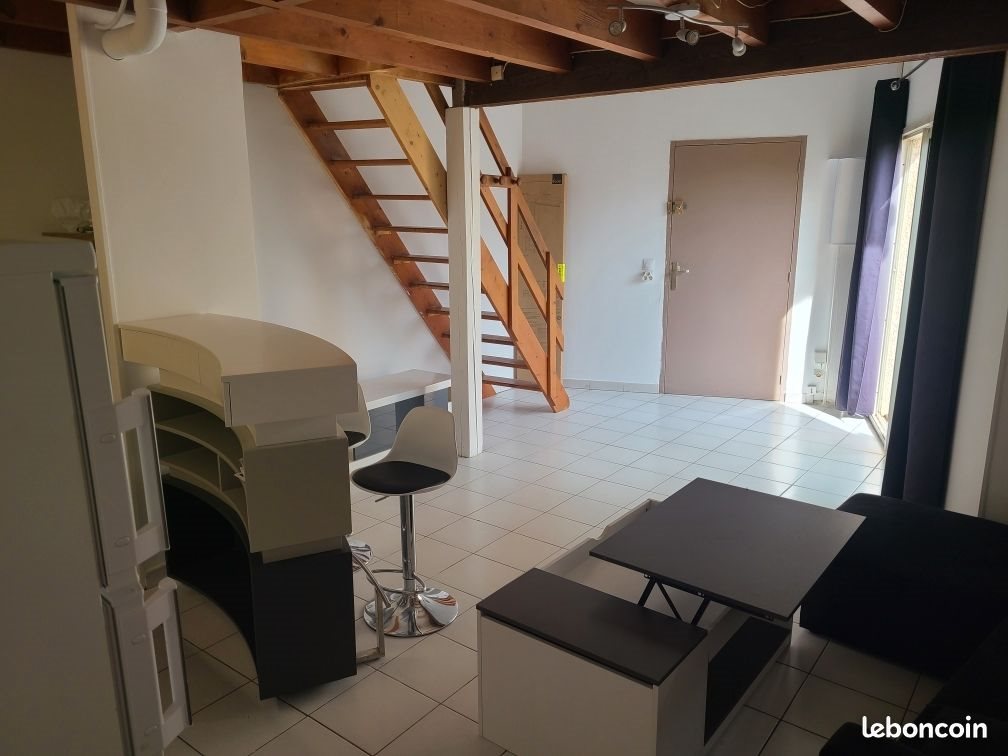 Appartement à louer, 42m², Saint-Brès