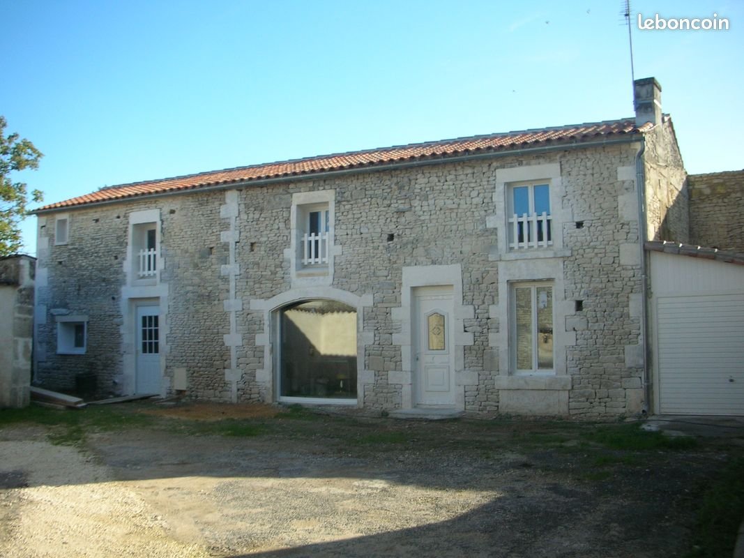 Maison à louer, 110m², Chassors