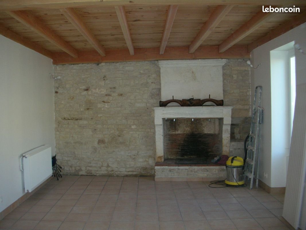 Maison à louer, 110m², Chassors