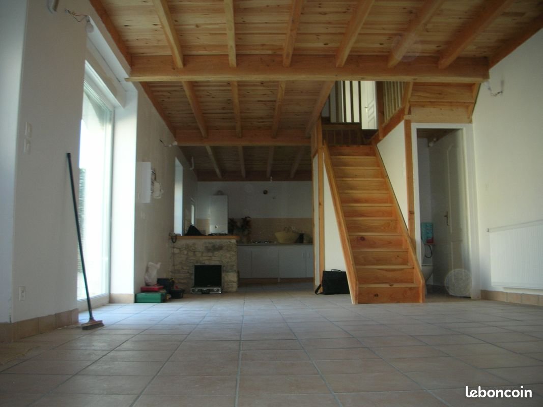 Maison à louer, 110m², Chassors