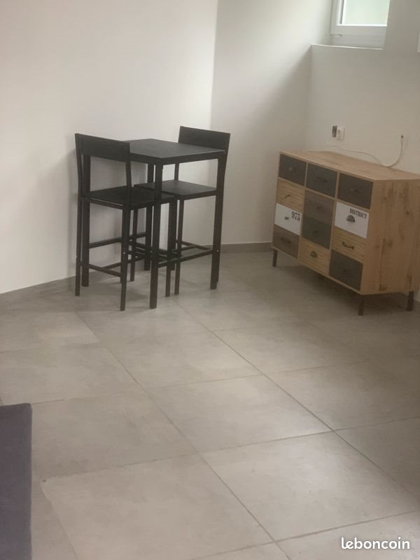 Appartement à louer, 27m², Solliès-Pont