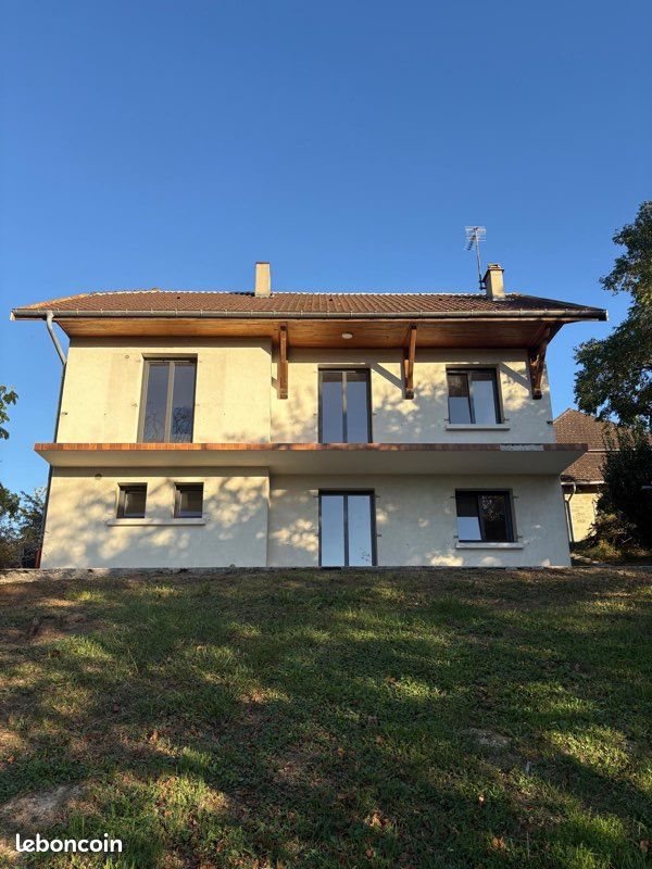 Maison à louer, 100m², Belley