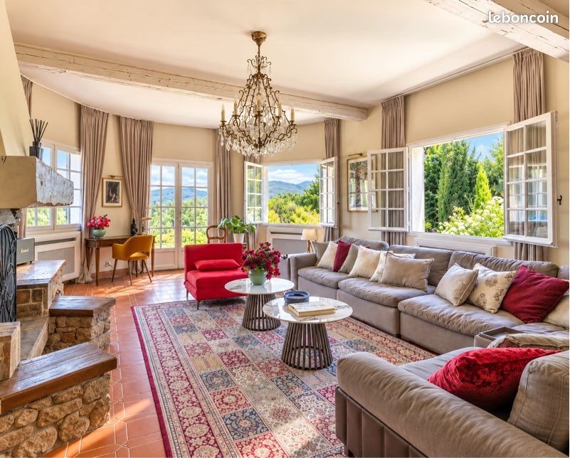 Maison à louer, 300m², Le Rouret