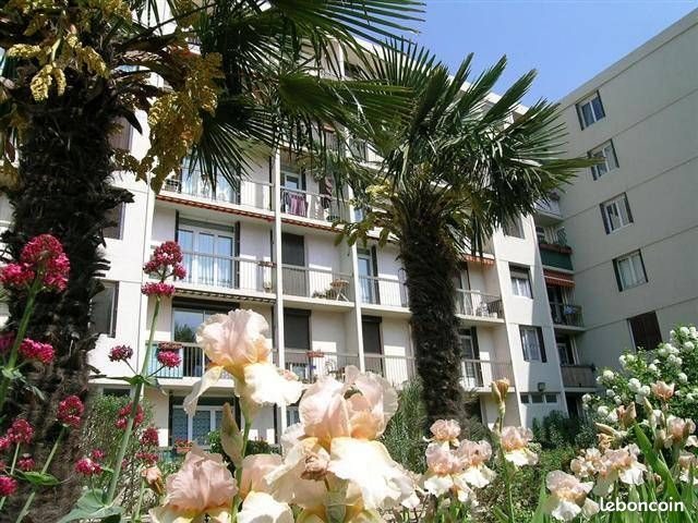 Appartement à louer, 90m², Marignane