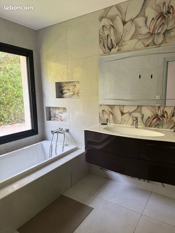 Maison à louer, 135m², Rocbaron