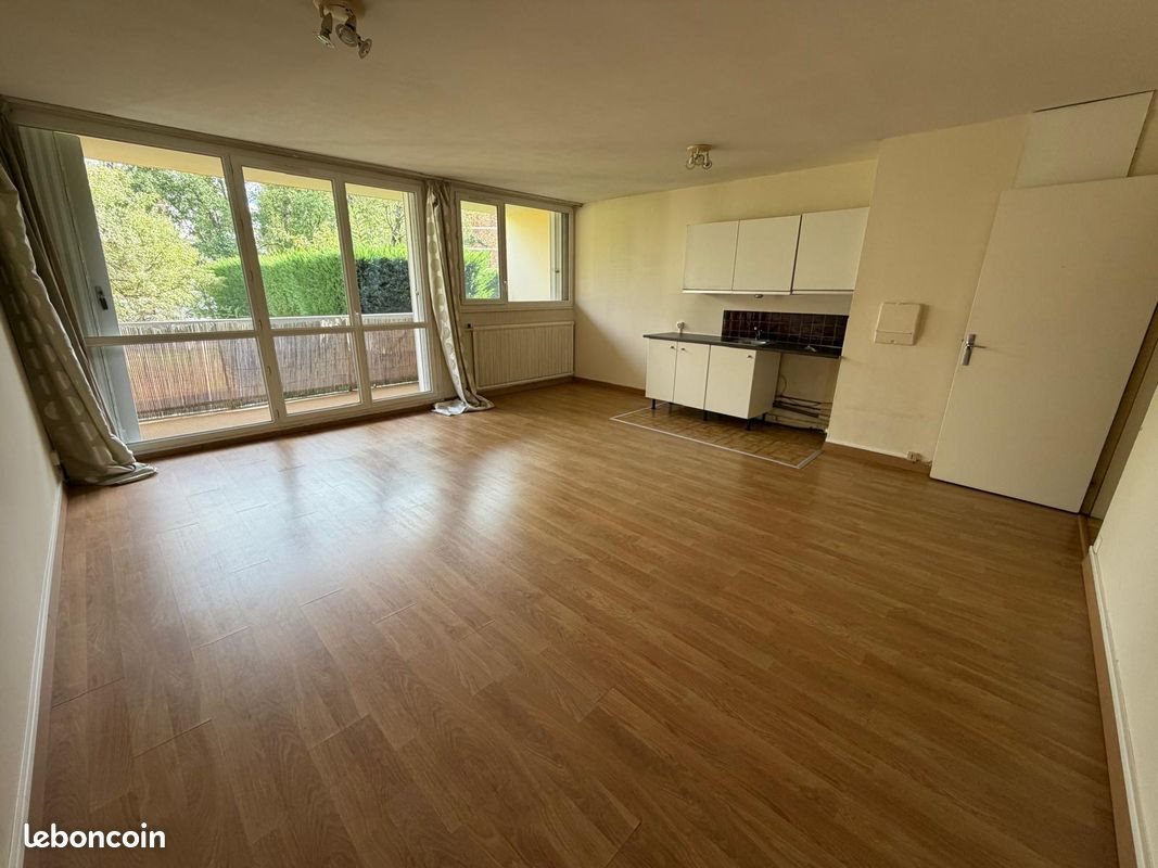 Appartement à louer, 35m², Maurepas