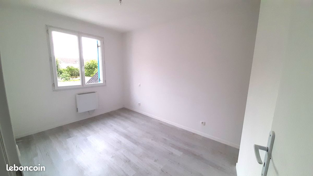 Maison à louer, 42m², Issou