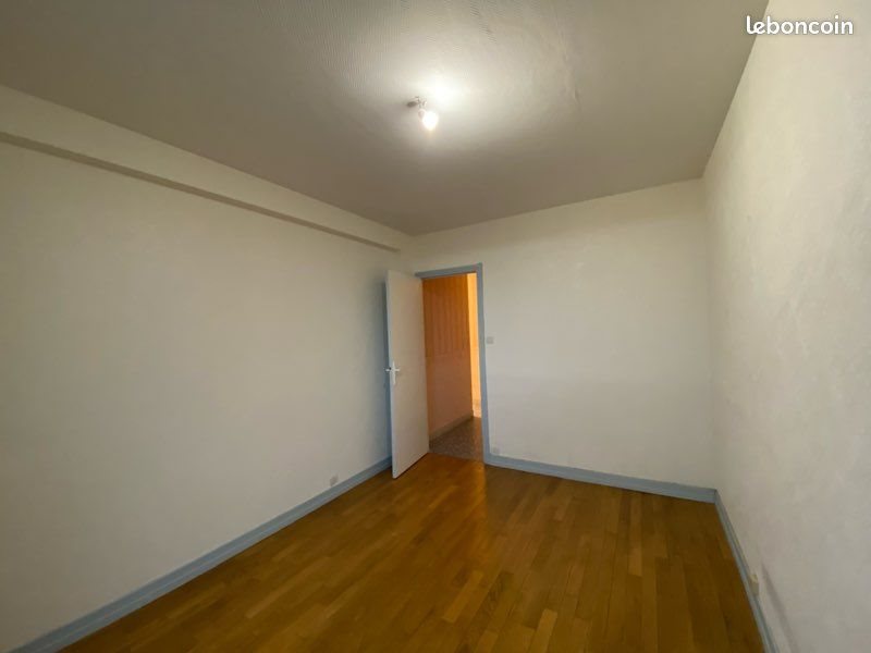 Appartement à louer, 55m², Néris-les-Bains