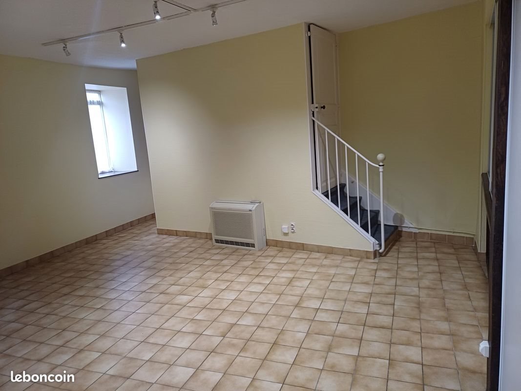 Maison à louer, 70m², Montmarault