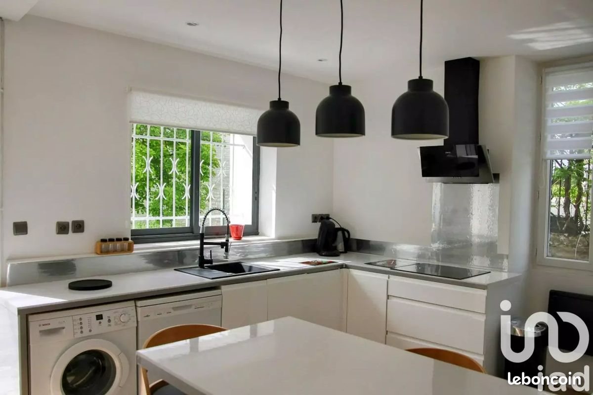 Maison à louer, 137m², Mortagne-sur-Gironde