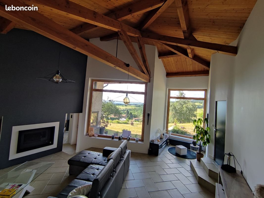 Maison à vendre, 195m², Ambierle