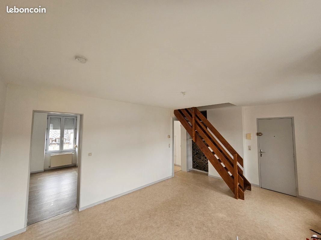 Appartement à louer, 60m², Givet