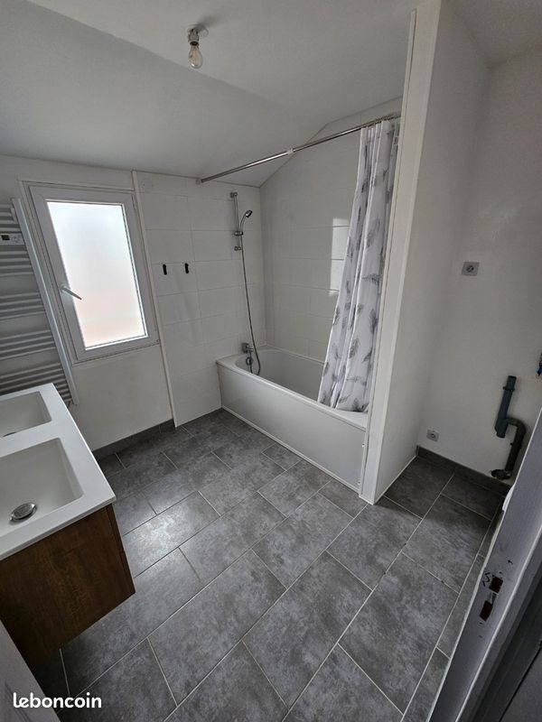 Appartement à louer, 82m², Wassy