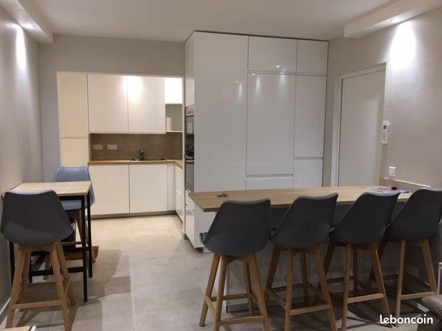 Appartement à louer, 64m², Antibes