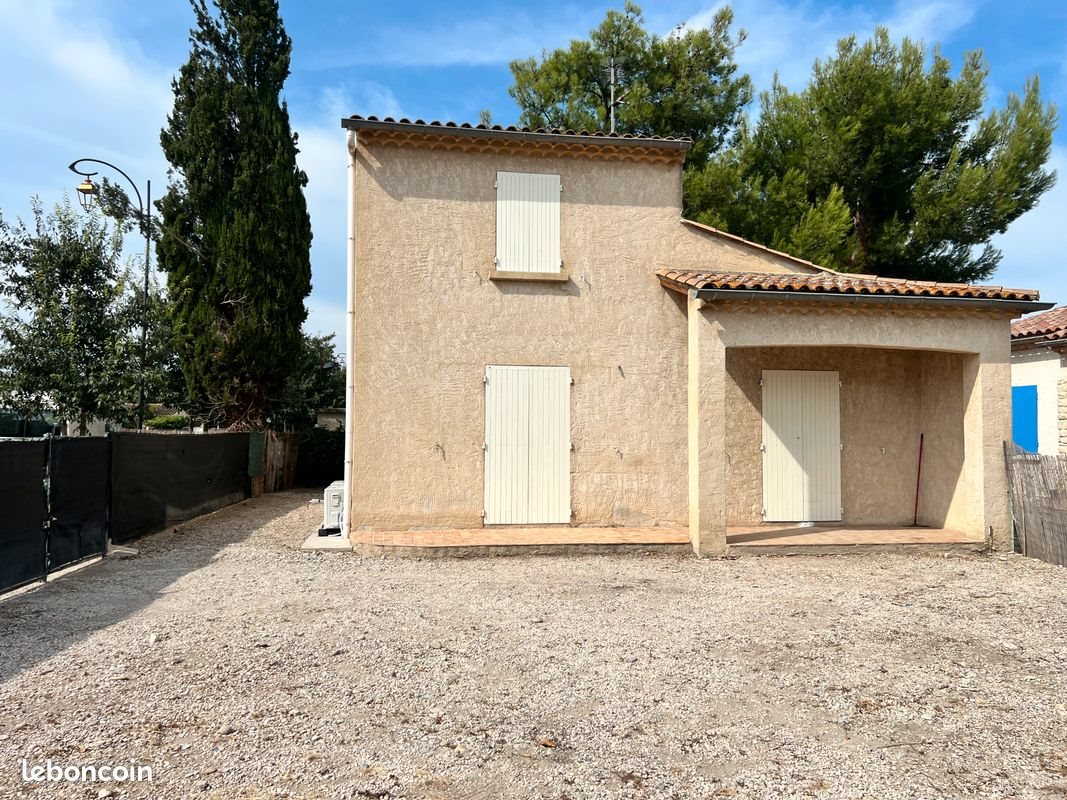 Maison à louer, 90m², Eyragues