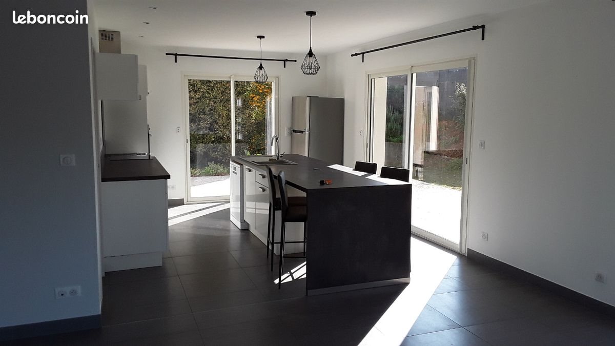 Maison à louer, 157m², Saint-Marcel-lès-Valence