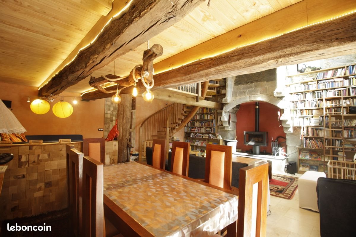 Maison à louer, 264m², Cléguérec