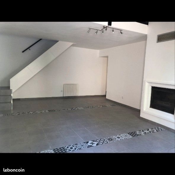 Appartement à louer, 45m², Nîmes