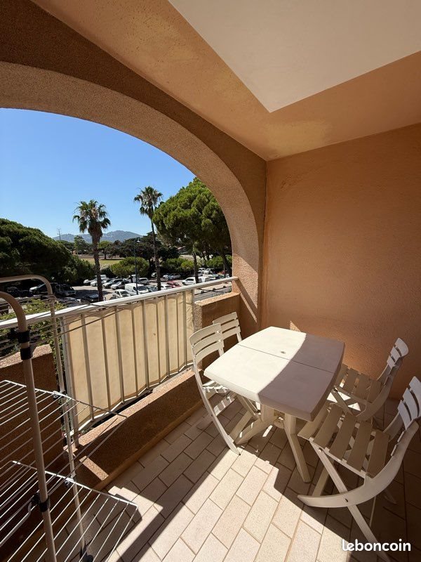 Appartement à louer, 24m², Hyères