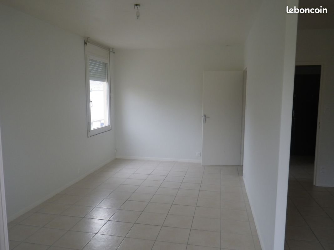 Appartement à louer, 65m², Mézériat