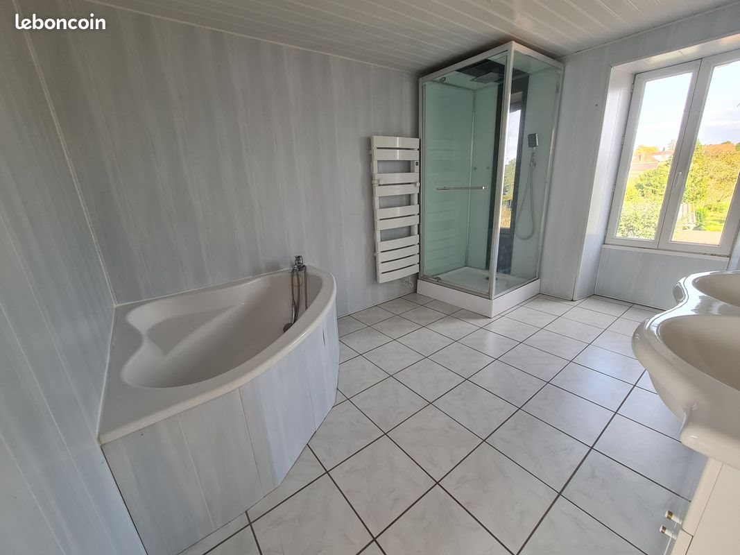 Maison à louer, 110m², Neufchâtel-en-Saosnois