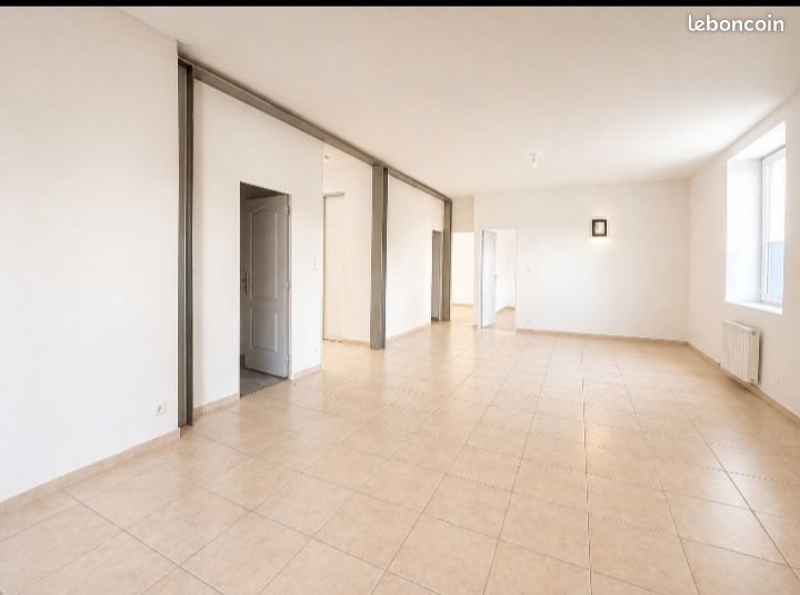 Appartement à louer, 110m², Montchanin