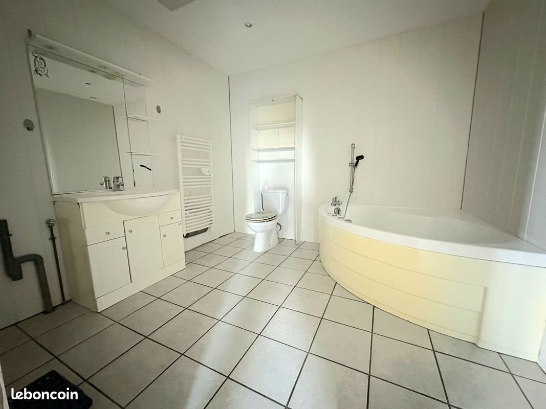 Appartement à louer, 110m², Montchanin