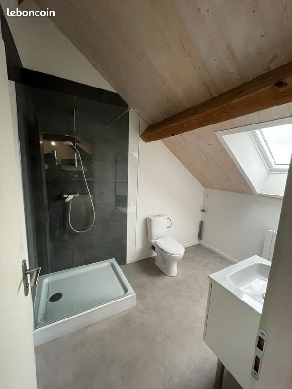 Appartement à louer, 70m², Etalans