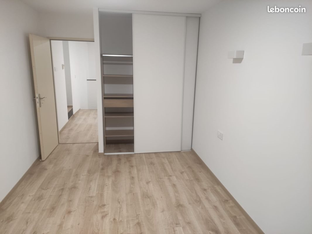 Maison à louer, 104m², Verzeille