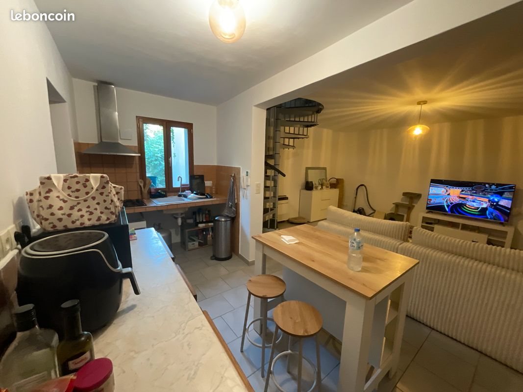 Appartement à louer, 63m², Lambesc