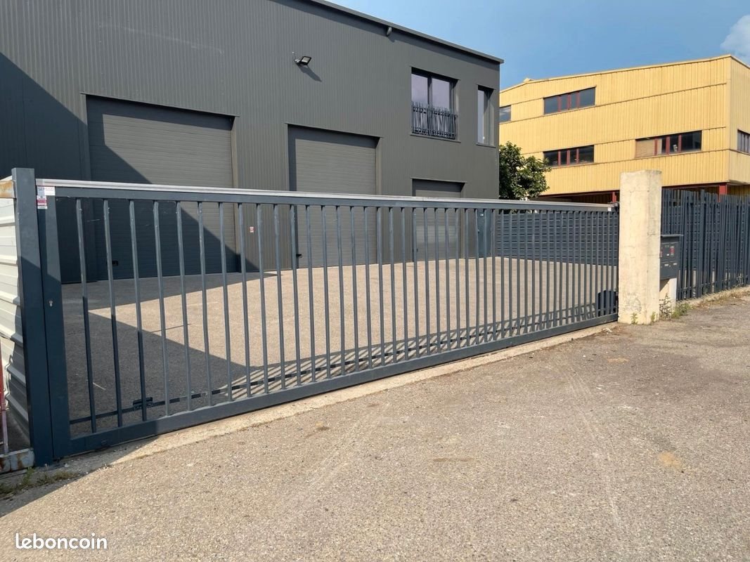 Appartement à louer, 560m², Genas