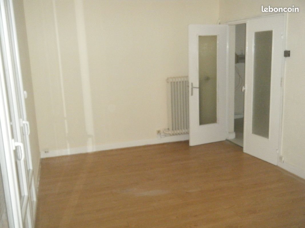 Appartement à louer, 75m², Descartes