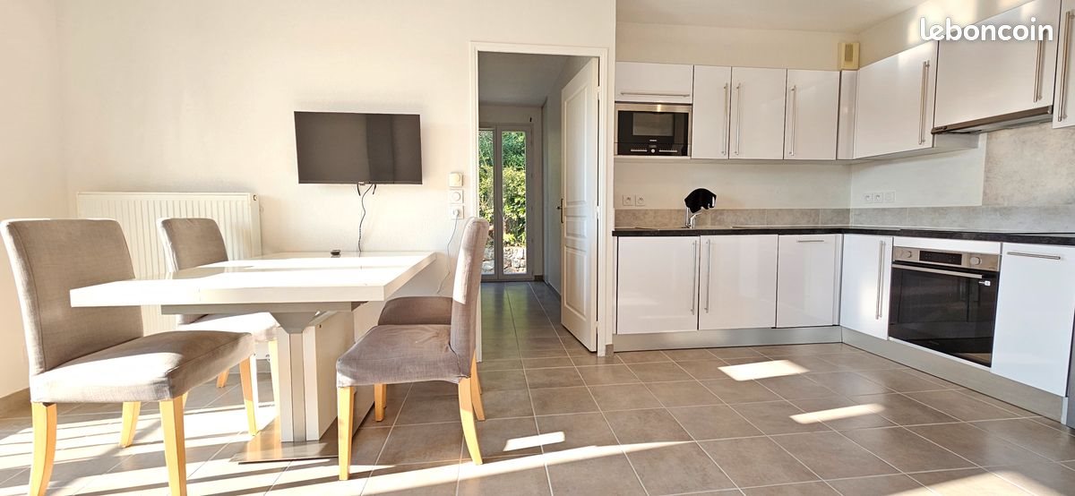 Appartement à louer, 40m², Le Rouret