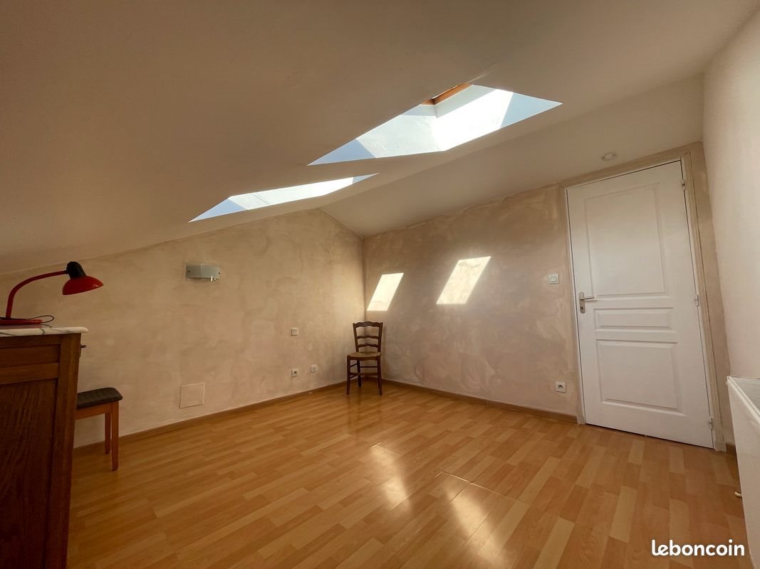 Appartement à louer, 55m², Peyruis