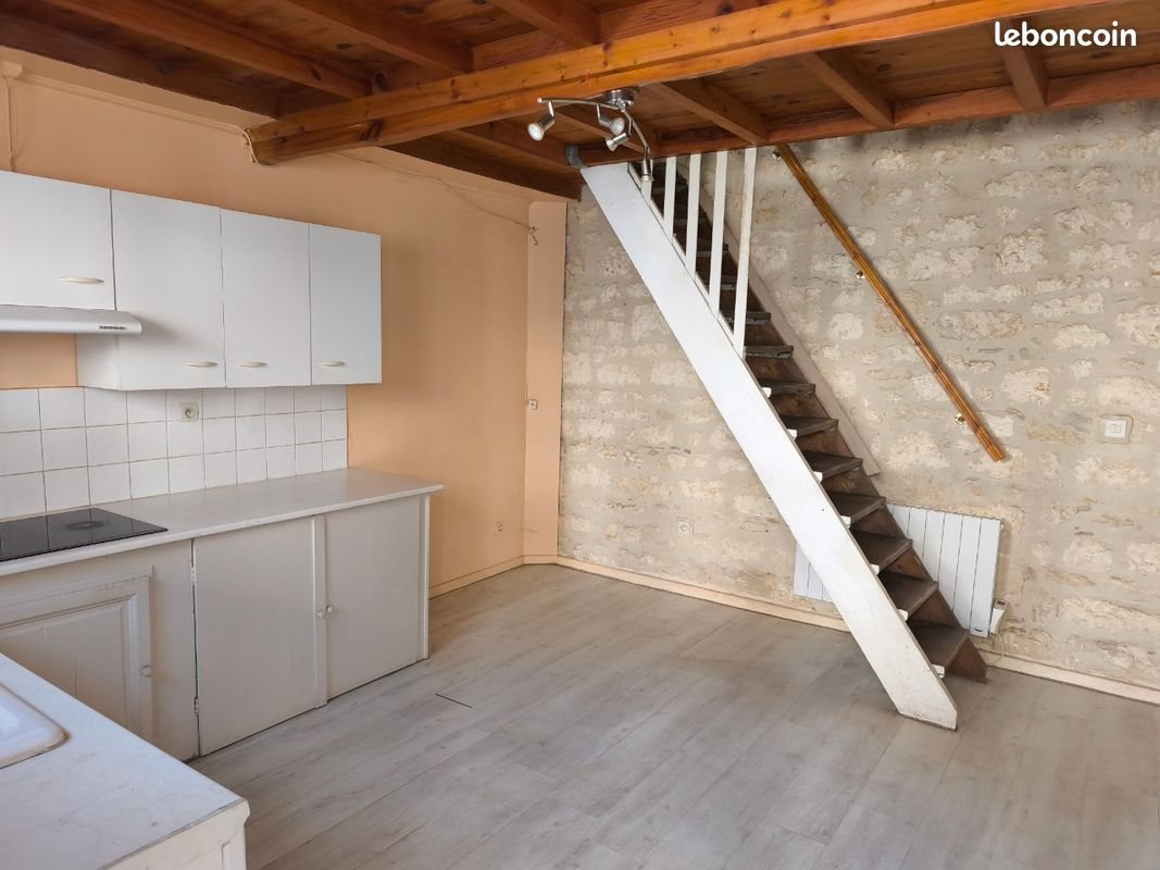 Appartement à louer, 40m², Saint-Christoly-de-Blaye