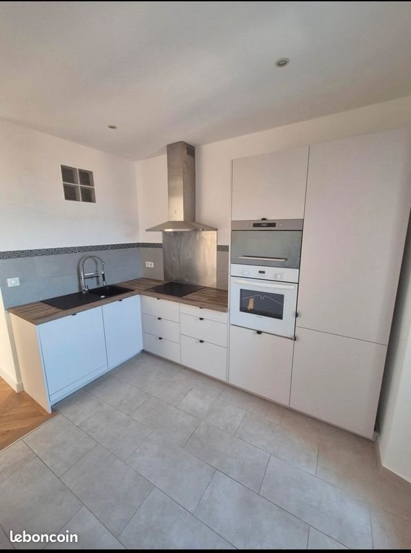 Appartement à louer, 70m², Ajaccio