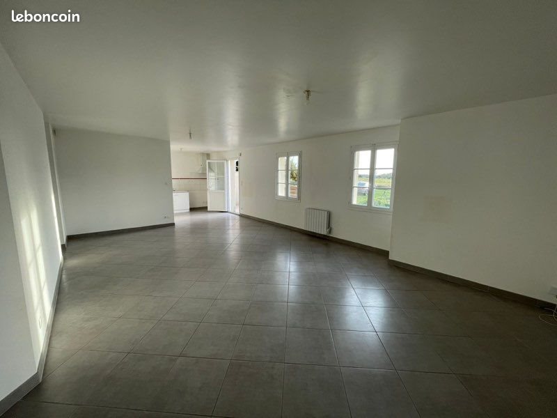 Maison à louer, 84m², Neuillé