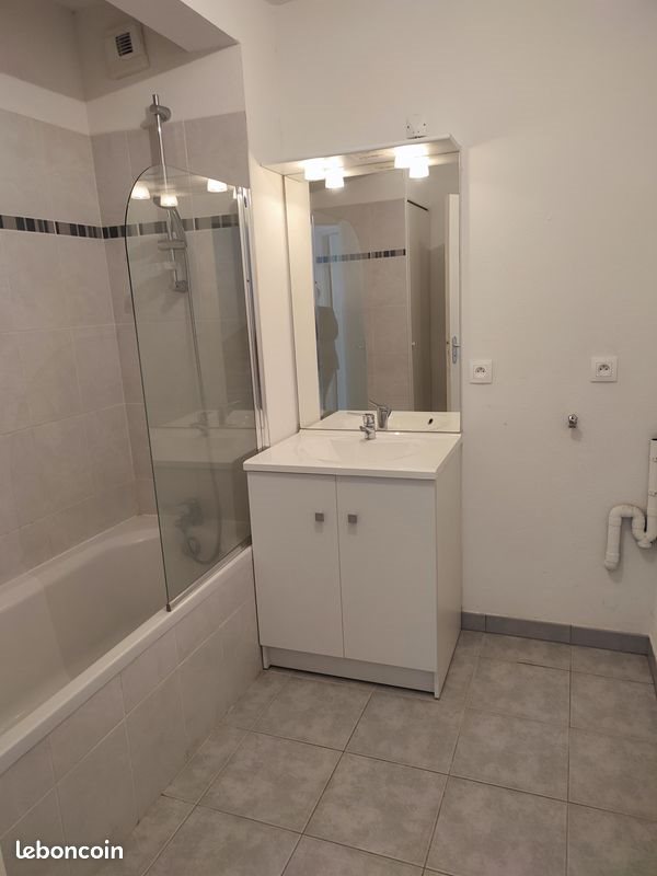Maison à louer, 66m², Bégard